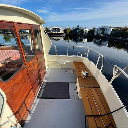 Suesses Motorboot - Bremen Ueberseestadt Exterior photo