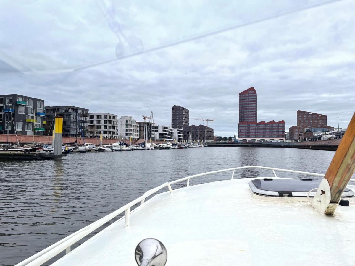Suesses Motorboot - Bremen Ueberseestadt Exterior photo