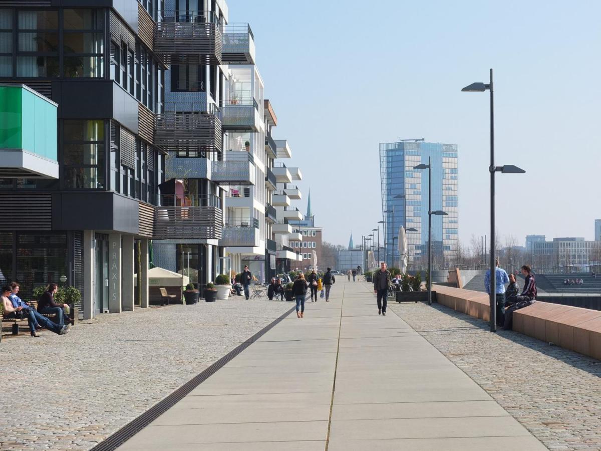Suesses Motorboot - Bremen Ueberseestadt Exterior photo