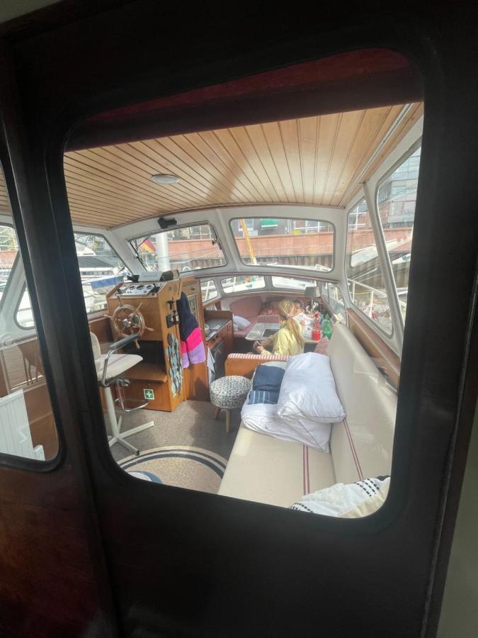 Suesses Motorboot - Bremen Ueberseestadt Exterior photo
