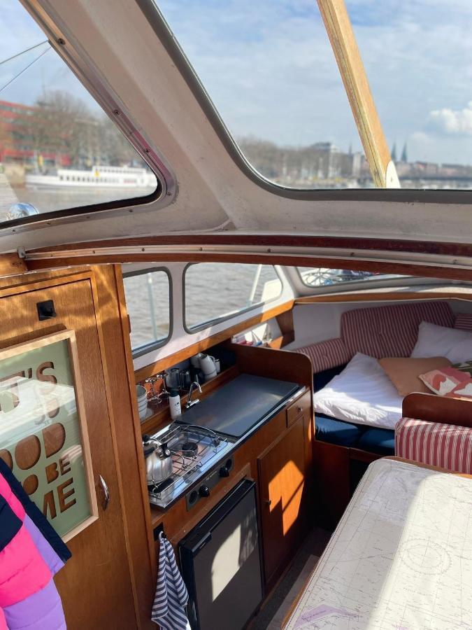 Suesses Motorboot - Bremen Ueberseestadt Exterior photo